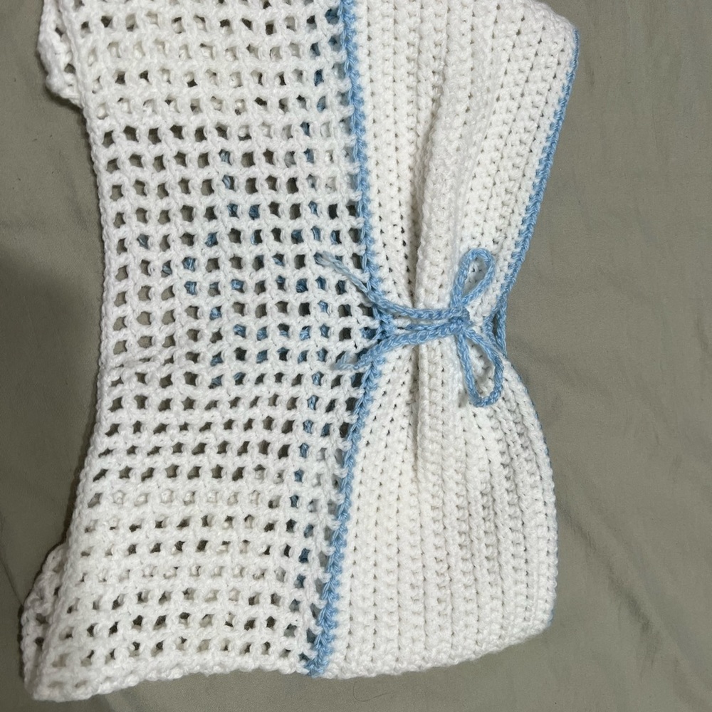 Handmade crochet top - Picture 2 of 3